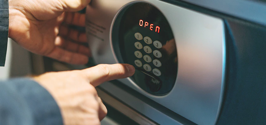 Cash Safe Openers in East Los Angeles, California